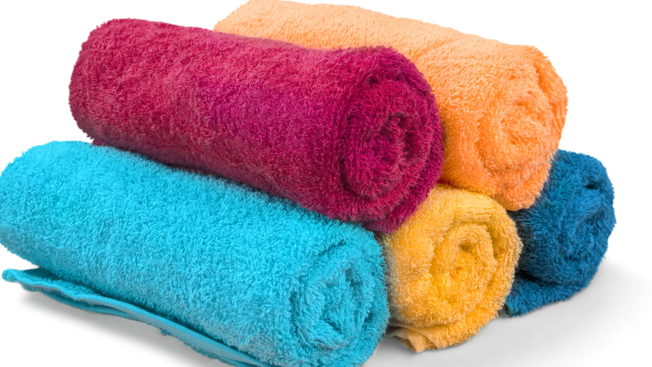 Always use colored towels to remove the stain of soda.